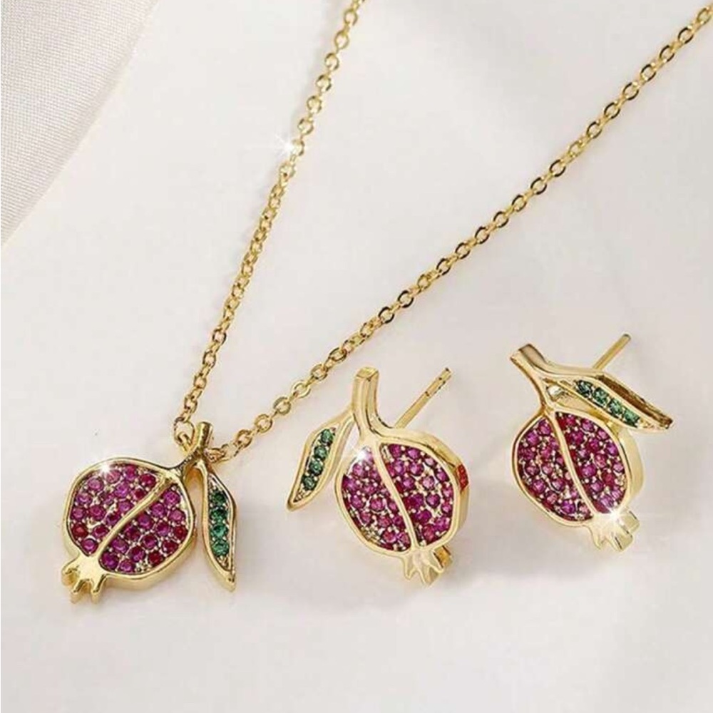Fashionable & Cute Fully
Paved Crystal Pomegranate
Necklace And Stud Earrings